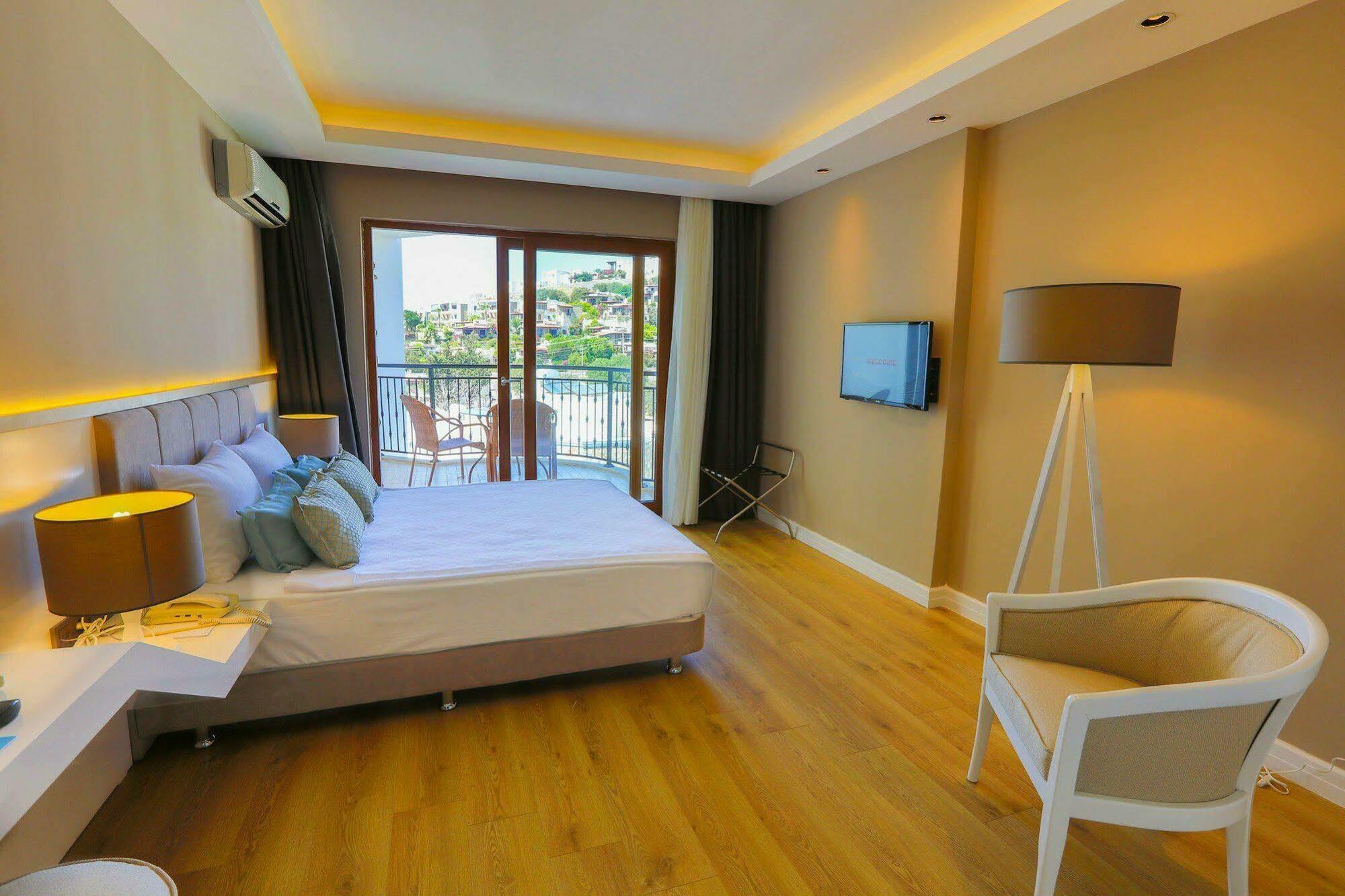 Standard Double or Twin Room Partial Sea View